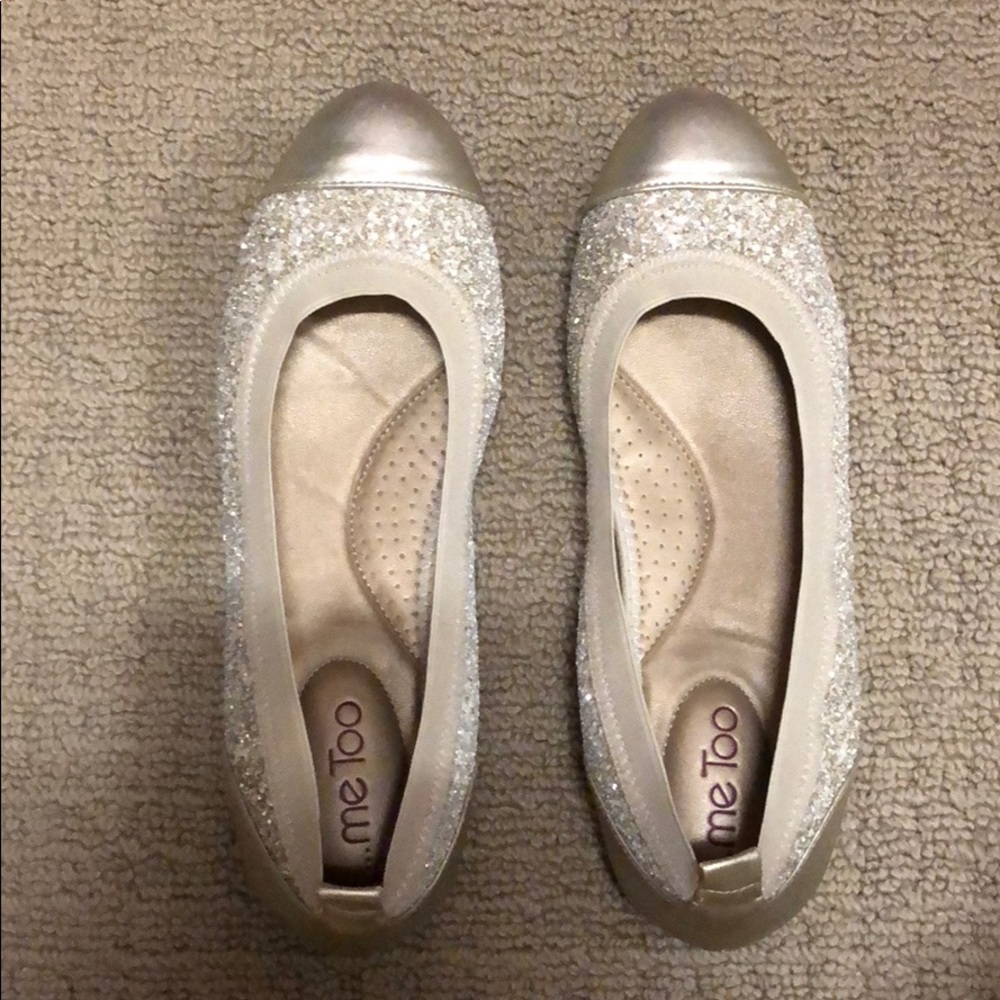NWOT Gold Flats